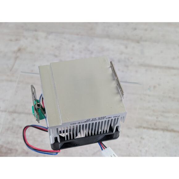 Foxconn AMD Socket A (462) CPU Heatsink Cooler Fan NBT-K0010AC1DBTCB-001 3-Pin - Picture 7 of 7